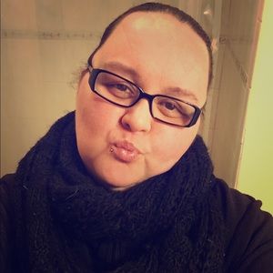 Hello I’m your Poshmark